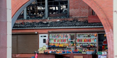 Улица Дыбенко, 16, Правобережный рынок, арка после пожара Улица Дыбенко, 16, Правобережный рынок, арка после пожара