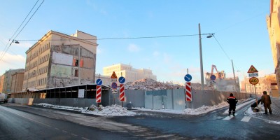 Угол Курляндской улицы и Ревельского переулка Угол Курляндской улицы и Ревельского переулка