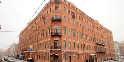 Столярный переулок, 18, угол с набережной канала Грибоедова Столярный переулок, 18, угол с набережной канала Грибоедова