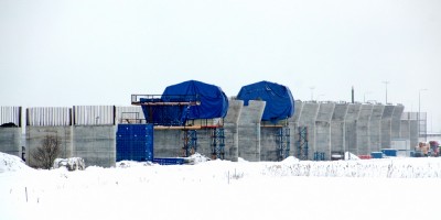 Строительство высокоскоростной железнодорожной магистрали близ Ям-Ижорского шоссе, опоры