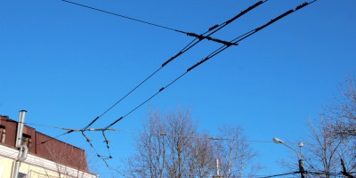 Сызранская улица, троллейбусные провода