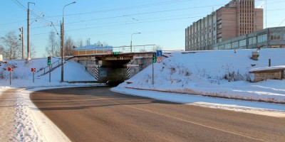 Улица Салова и железнодорожный путепровод