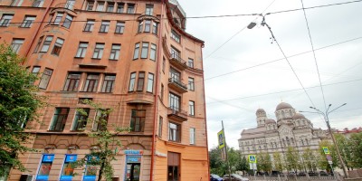 Набережная реки Карповки, дом 32, Дом милосердия